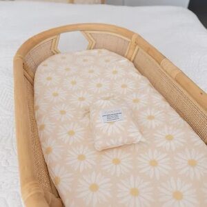 Daisy Print Bassinet Sheet - Daisy Print